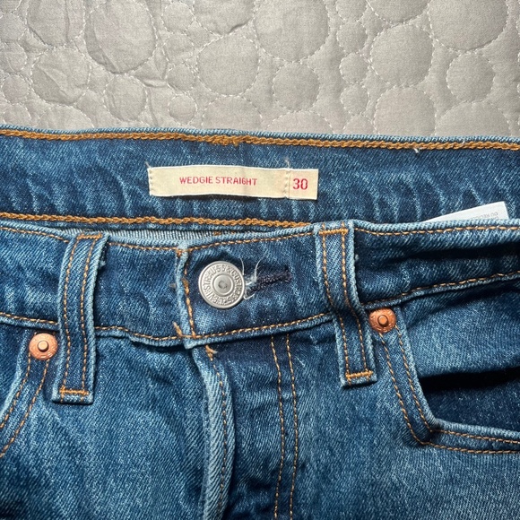 Levi's® Premium STRAIGHT FIT WOMEN'S JEANS - Picture 4 of 6